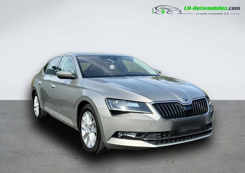 Utilisé 2017 Skoda Superb Berline | 24 600 € (Bon prix) - Image 1/4