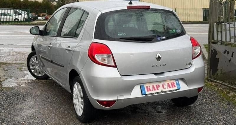 Occasion Renault Clio III Expression 75 ch (55 kW) 2011 Citadine