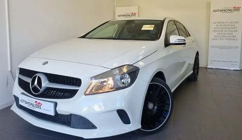 Blanc Utilisé 2016 Mercedes A160 Berline | 12 490 € (Super prix) - Image 1/4