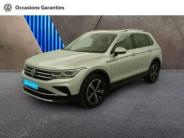 Utilisé 2023 VW Tiguan Elegance SUV | 34 290 € (Prix juste) - Image 1/4