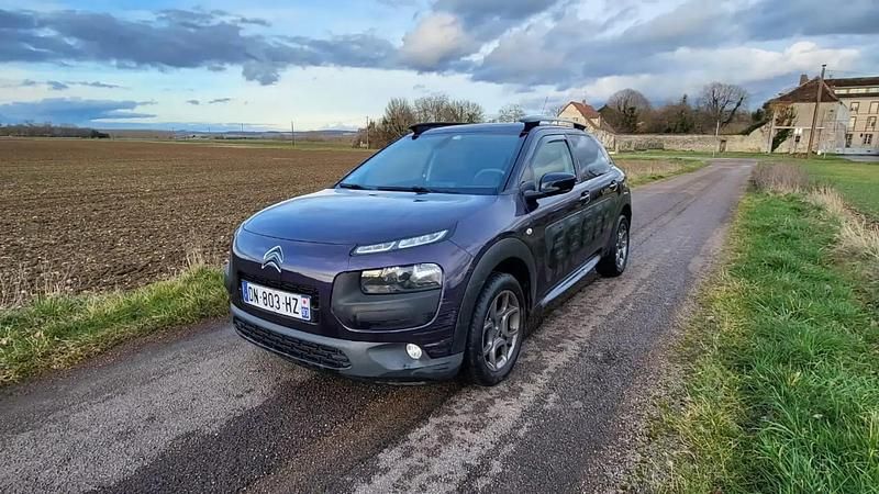 Mauve Utilisé 2015 Citroën C4 Cactus PureTech Citadine | 5 950 € (Bon prix) - Image 1/4