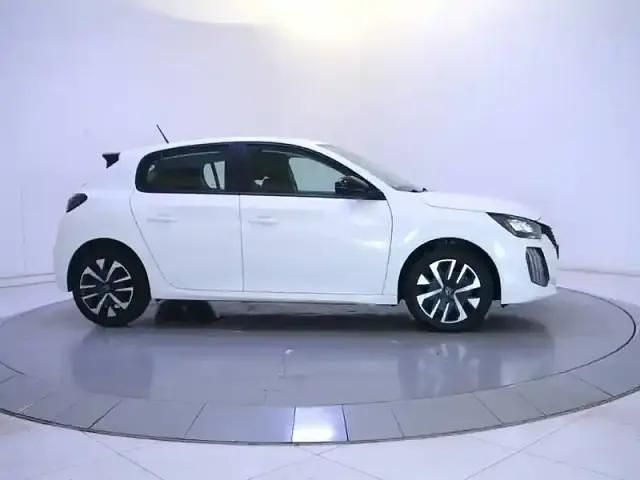 Occasion Peugeot 208 2024 Blanc Citadine