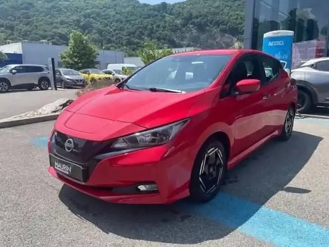 Rouge Utilisé 2022 Nissan Leaf Acenta Citadine | 14 990 € (Prix juste) - Image 1/4