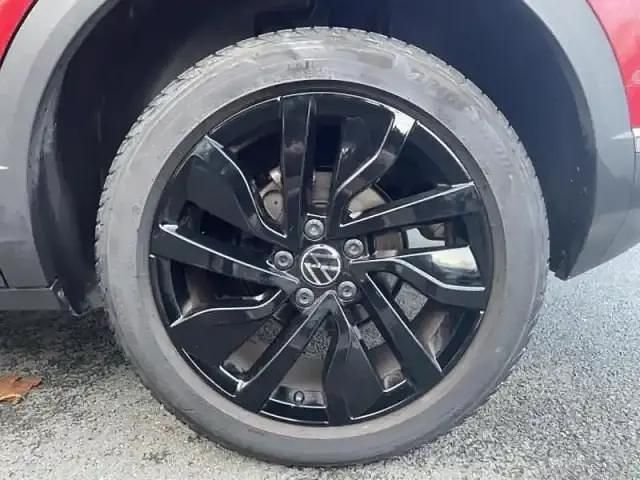 Occasion VW T-Roc Exclusive 2023 Rouge roi métallisée/toit noir SUV