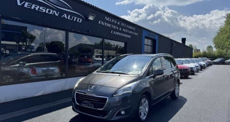 Utilisé 2016 Peugeot 5008 Monospace | 11 990 € (Prix cher) - Image 1/4