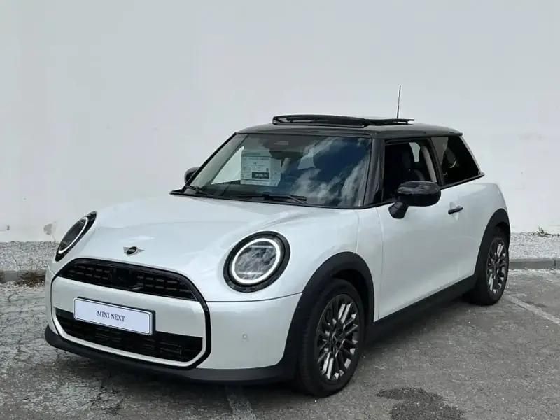 Blanc Utilisé 2024 Mini Cooper Classic Citadine | 29 500 € (Prix cher) - Image 1/2