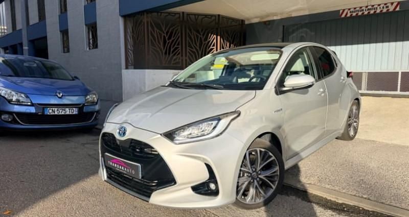 Occasion Toyota Yaris Hybrid 92 ch (67 kW) 2021 Gris Citadine