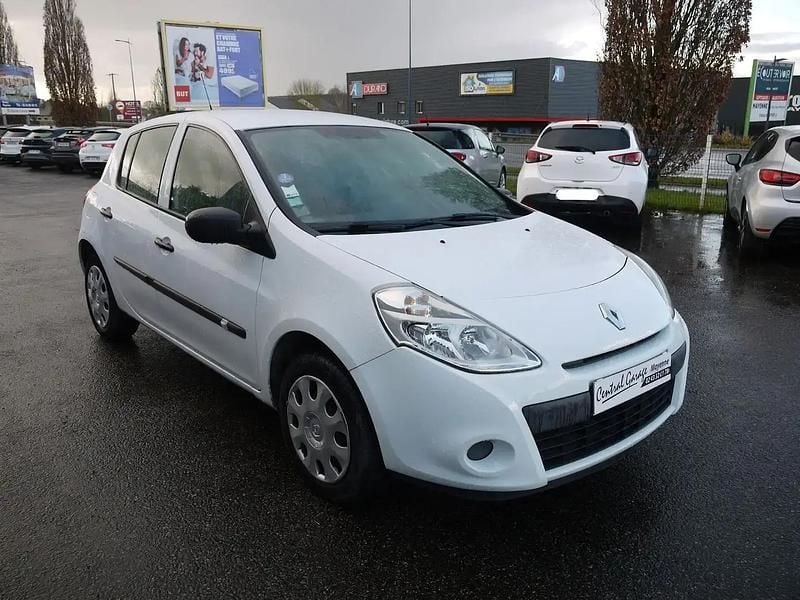 Blanc Occasion 2011 Renault Clio II Authentique Berline | 6 490 € (Prix assez cher) - Image 1/4