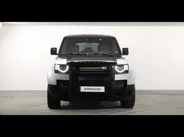 Occasion Land Rover Defender Dynamic 2023 Hakuba silver métallisé SUV