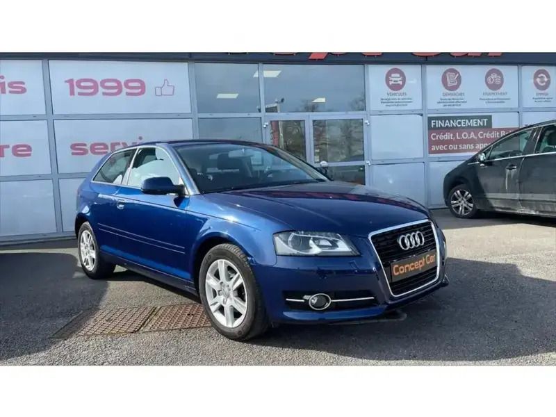 Bleu Utilisé 2011 Audi A3 Attraction Coupé | 12 590 € - Image 1/4