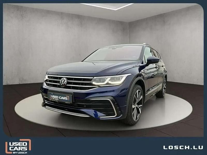 Bleu Utilisé 2024 VW Tiguan Allspace R-line SUV | 44 092 € (Prix juste) - Image 1/4