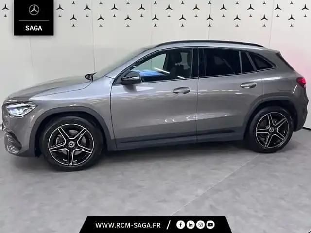 Gris Occasion 2023 Mercedes GLA200 AMG line SUV | 39 900 € (Prix juste) - Image 1/4