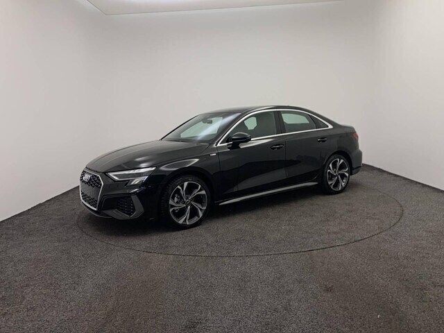 Noir mythe métallisé Utilisé 2024 Audi A3 S-Line Berline | 37 900 € (Prix cher) - Image 1/4