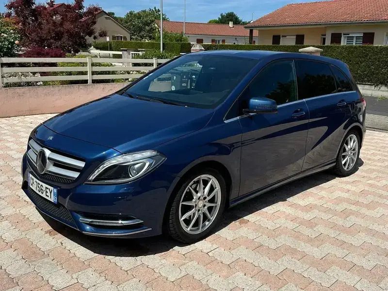 Bleu Utilisé 2012 Mercedes B180 Monospace | 12 500 € - Image 1/4