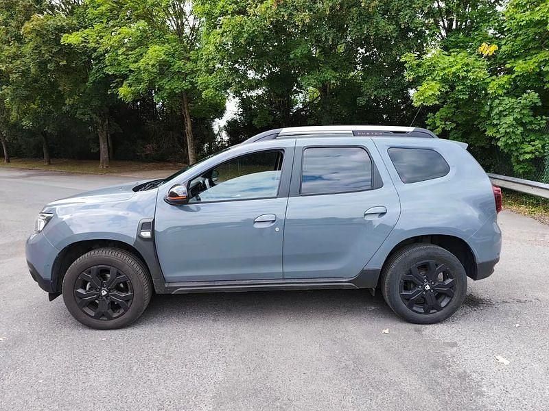 Gris urban Utilisé 2022 Dacia Duster Extreme SUV | 21 980 € (Prix juste) - Image 1/3