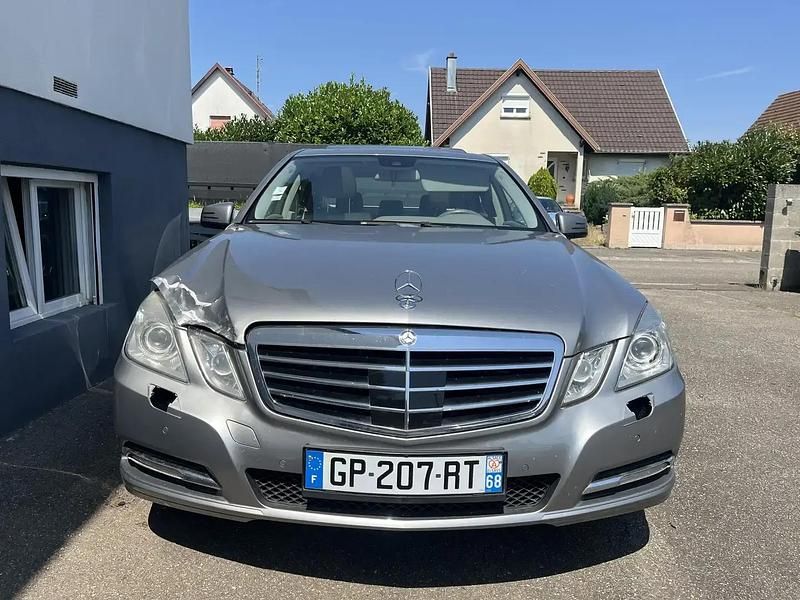 Utilisé 2011 Mercedes E500 Avantgarde Berline | 12 000 € - Image 1/4