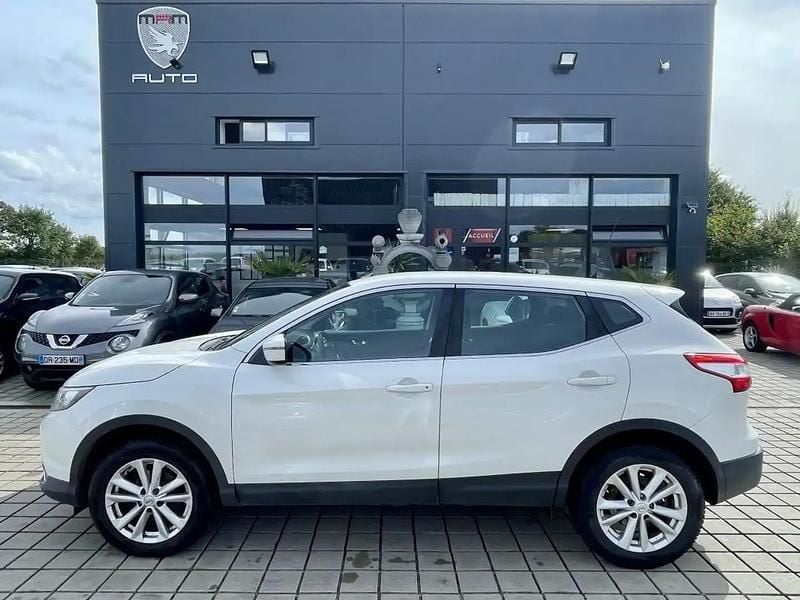 Blanc Utilisé 2015 Nissan Qashqai SUV | 7 990 € (Prix juste) - Image 1/4