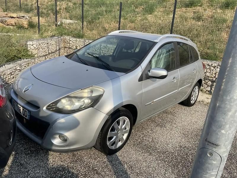 Utilisé 2009 Renault Clio GrandTour Authentique Break | 2 500 € - Image 1/4