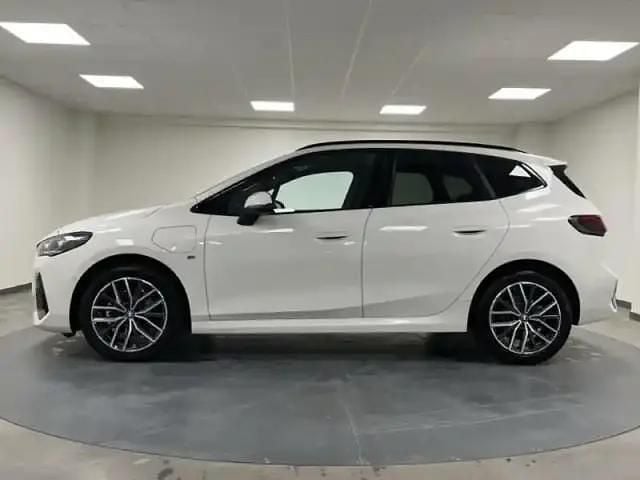 Blanc Utilisé 2023 BMW 225 Active Tourer M Sport Monospace | 36 800 € (Prix juste) - Image 1/1