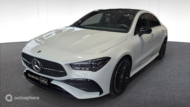 Blanc Utilisé 2023 Mercedes CLA200 AMG line Berline | 40 990 € - Image 1/4
