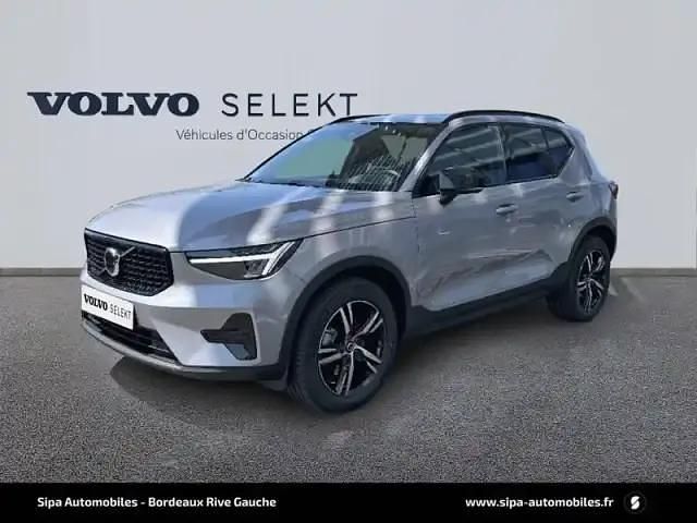 Argent magnétique Occasion 2025 Volvo XC40 Plus SUV | 45 900 € - Image 1/4
