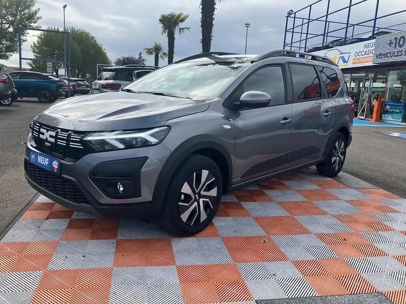 Vert Nouvelle 2025 Dacia Jogger Expression Monospace | 21 490 € (Prix juste) - Image 1/4