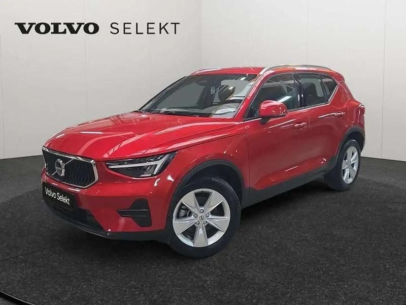 Rouge Occasion 2024 Volvo XC40 Core SUV | 30 990 € (Bon prix) - Image 1/4