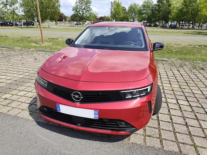 Rouge Utilisé 2024 Opel Astra Break | 17 900 € (Super prix) - Image 1/4