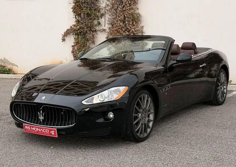Noir Occasion 2010 Maserati GranCabrio Cabriolet | 49 990 € - Image 1/4