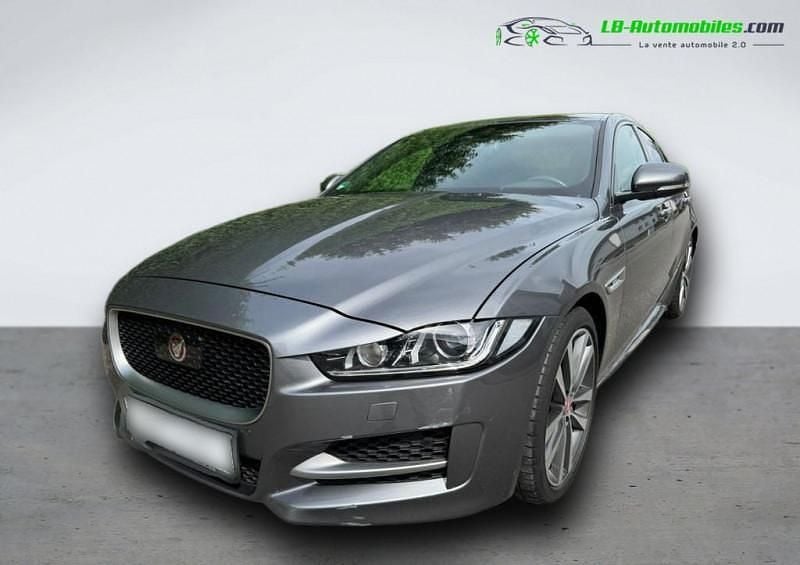 Utilisé 2017 Jaguar XE Berline | 23 900 € (Prix juste) - Image 1/4