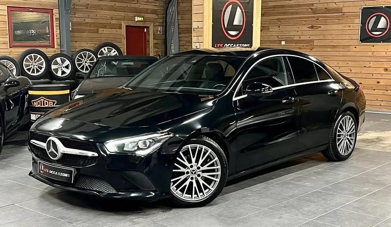 Noir Occasion 2020 Mercedes CLA180 Business Berline | 20 990 € - Image 1/4