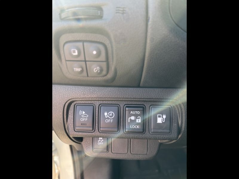 Image 2/4