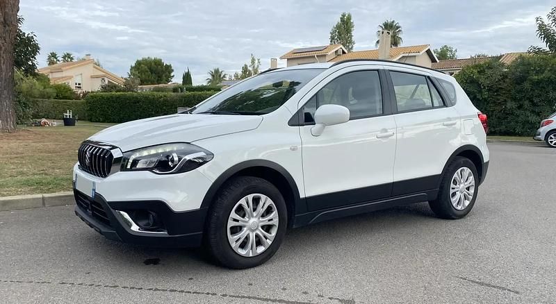 Blanc Utilisé 2021 Suzuki SX4 S-Cross SUV | 15 490 € - Image 1/4
