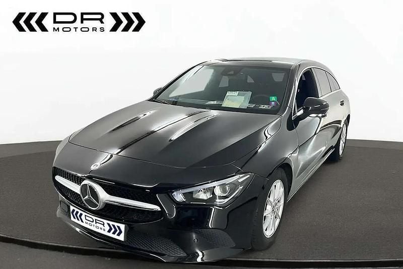 Noir Occasion 2021 Mercedes CLA180 Berline | 20 995 € (Prix juste) - Image 1/4