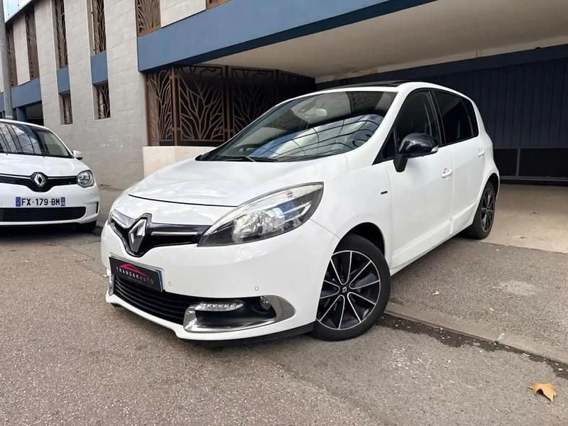 Blanc Utilisé 2012 Renault Scénic III Bose Edition Monospace | 5 990 € (Prix juste) - Image 1/4