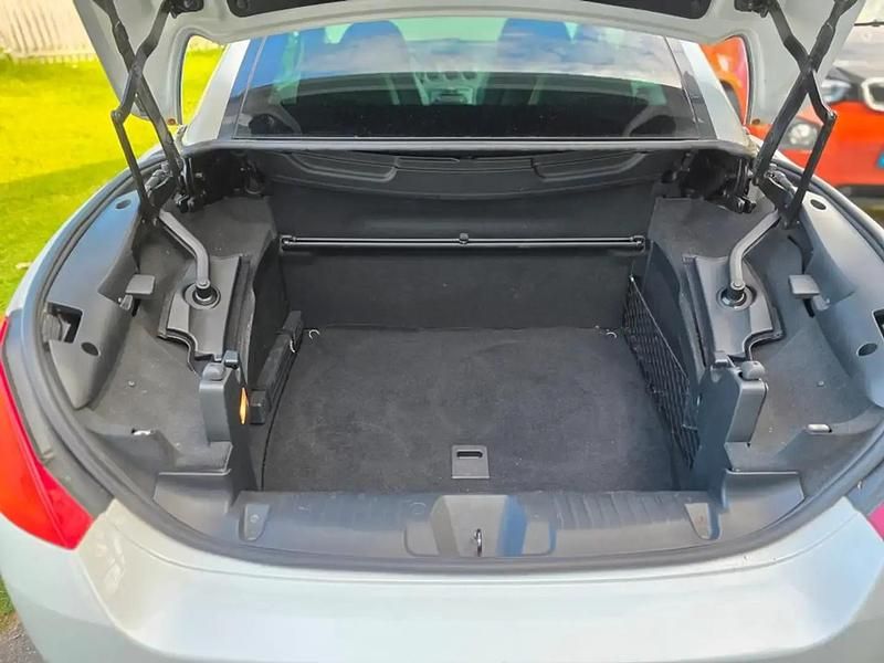 Blanc Occasion 2009 Peugeot 308 CC Sport Cabriolet | 5 000 € (Prix juste) - Image 1/4