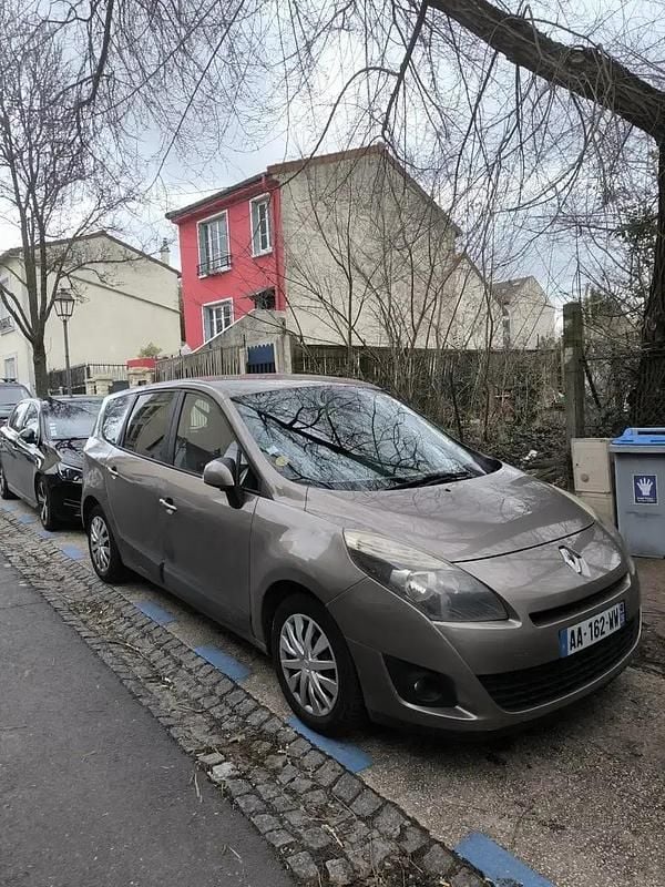 Occasion 2009 Renault Grand Scénic III Expression Monospace | 3 300 € (Prix assez cher) - Image 1/4