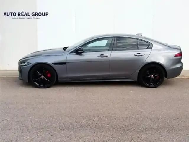 Occasion Jaguar XE R-Dynamic 204 ch (150 kW) 2022 Eiger grey Berline