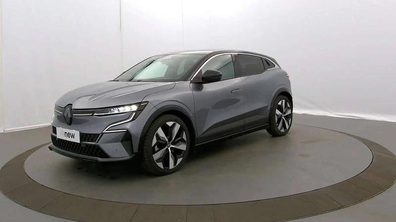 Gris Utilisé 2022 Renault Mégane Techno Berline | 25 690 € (Prix juste) - Image 1/4