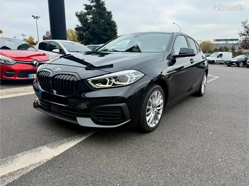 Noir Utilisé 2024 BMW 118 Sport Line Citadine | 28 990 € (Super prix) - Image 1/4