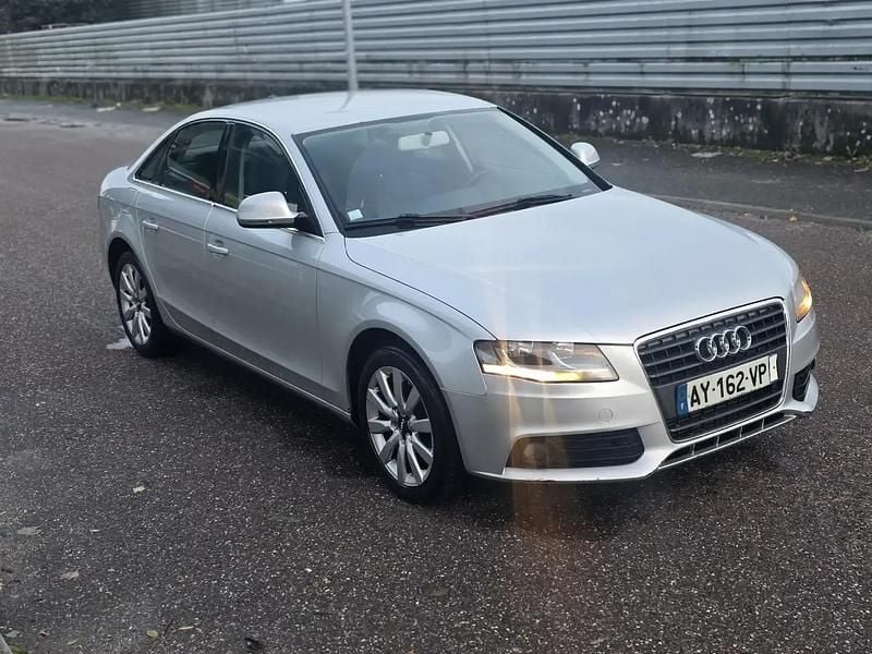 Utilisé 2009 Audi A4 Ambition Berline | 4 700 € (Prix juste) - Image 1/4