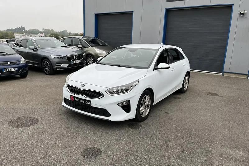 Blanc Utilisé 2018 Kia Ceed Active Berline | 12 490 € (Prix juste) - Image 1/4