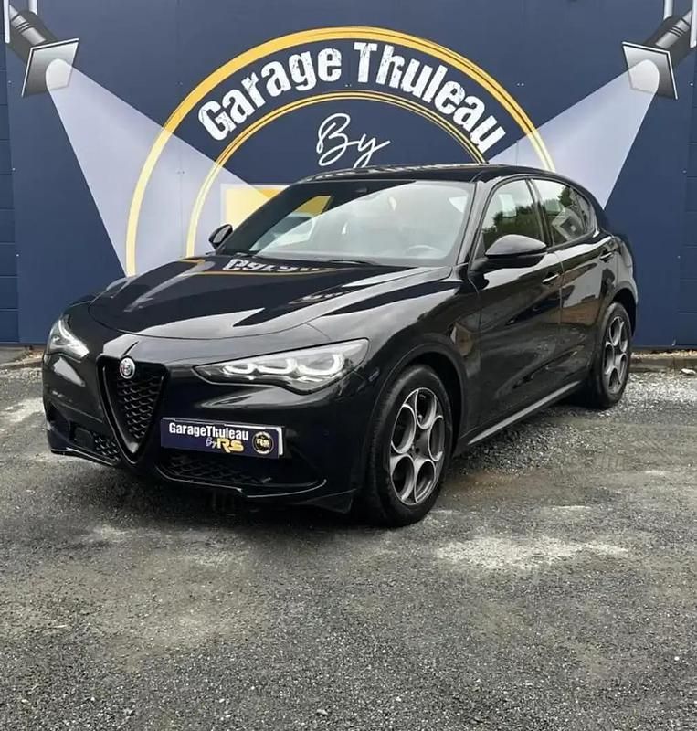 Noir Utilisé 2023 Alfa Romeo Stelvio Sprint SUV | 35 990 € (Prix juste) - Image 1/4