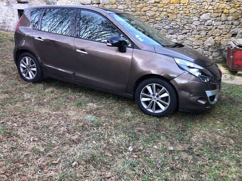 Occasion 2009 Renault Scénic III 2.0 Diesel 150 ch (1 460