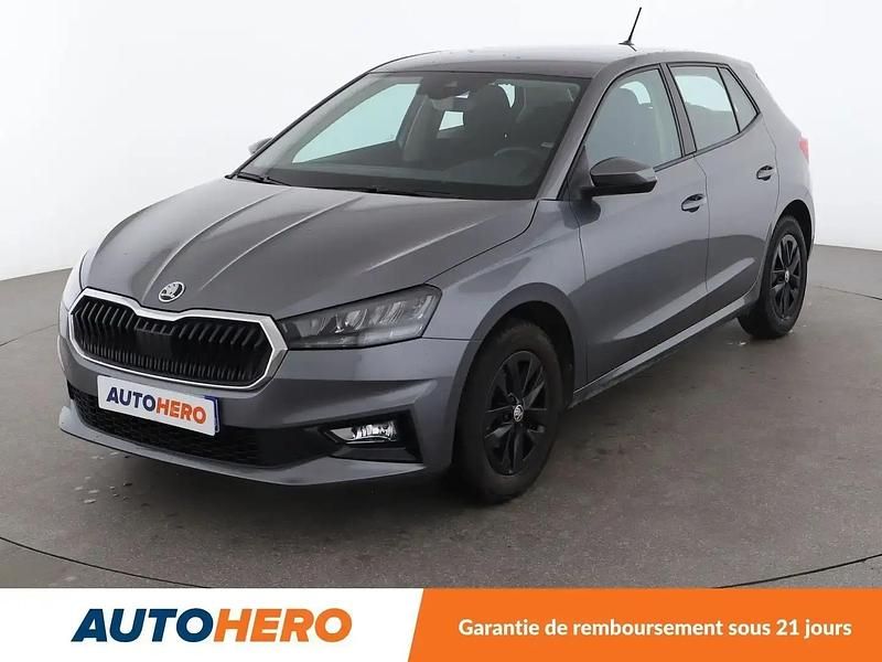 Gris Occasion 2023 Skoda Fabia Ambition Citadine | 14 890 € (Bon prix) - Image 1/2