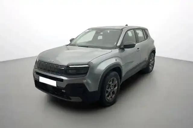 Gris Occasion 2024 Jeep Avenger EV Altitude SUV | 22 990 € (Super prix) - Image 1/4