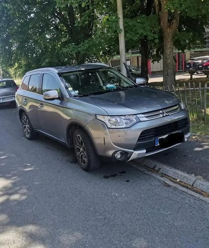 Gris Utilisé 2015 Mitsubishi Outlander SUV | 9 500 € (Super prix) - Image 1/4