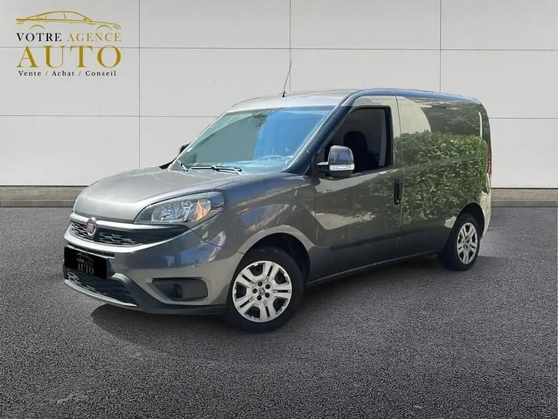 Gris Utilisé 2018 Fiat Doblò Monospace | 13 490 € - Image 1/4