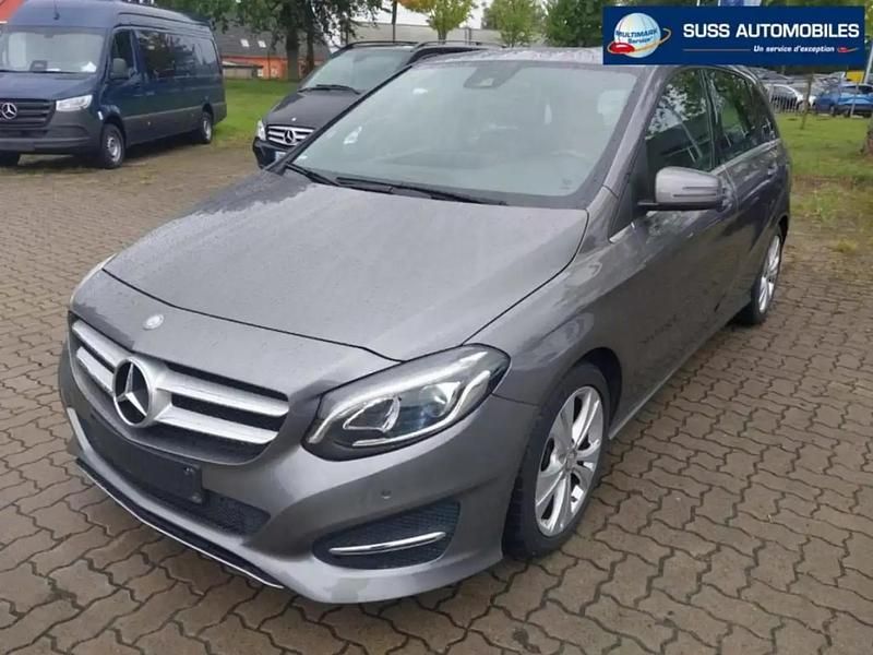 Gris Utilisé 2017 Mercedes 180 Urban Berline | 16 990 € (Bon prix) - Image 1/4