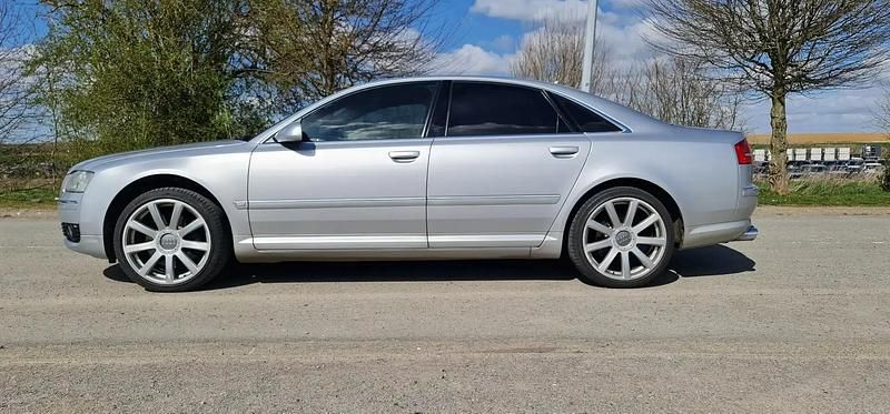 Argent Utilisé 2006 Audi A8 Sport Berline | 14 000 € - Image 1/4
